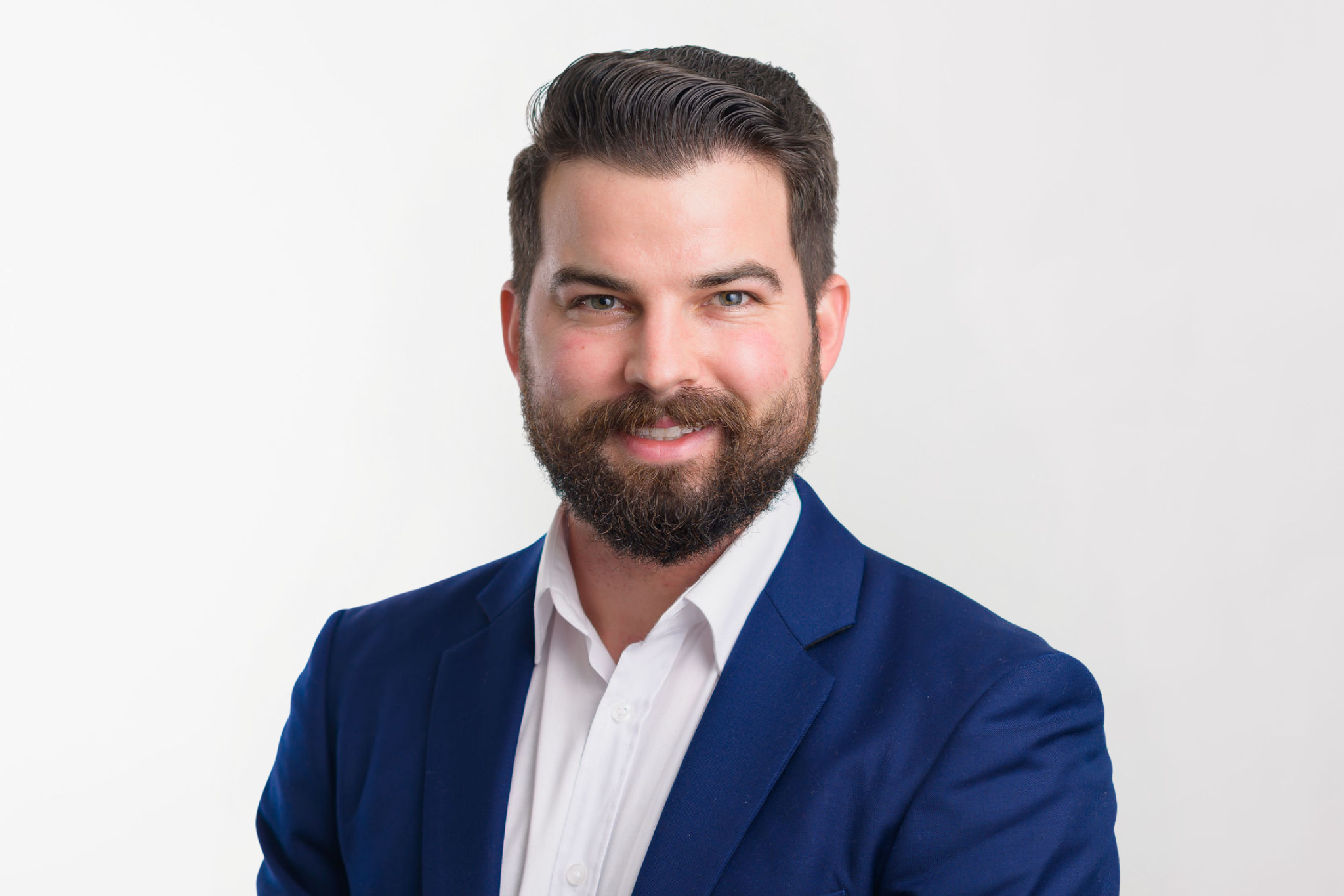 Headshot-Simon Church